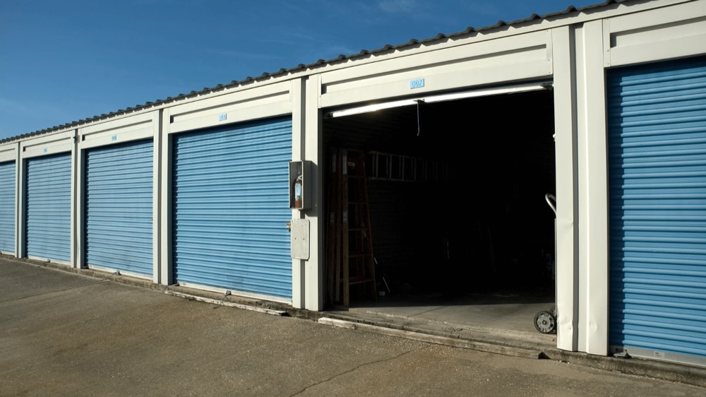 Maximizing Convenience and Efficiency: The Benefits of Storage Facilities and Truck Rental Services